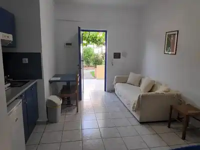 Leonidas Studios & Apartments - 32