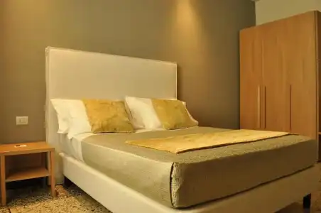 HNN Luxury Suites - 22