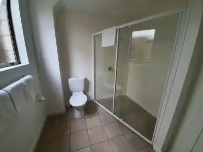 Lake Point Motel - 8