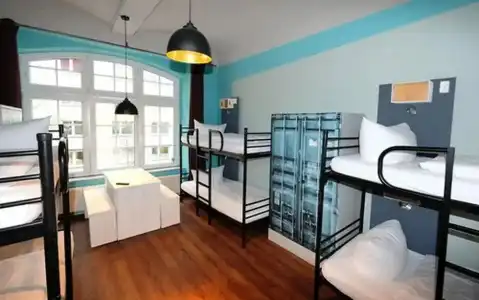 Singer109 & Hostel - 5