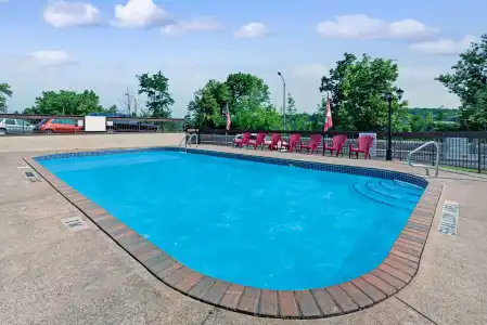 Super 8 by Wyndham Niagara Falls North - 9