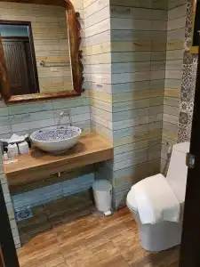 White Boutique and Spa - 10
