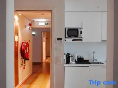 The 7, Suites, Studios & Apartments - 77
