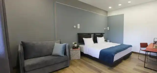 Hover Boutique - 77