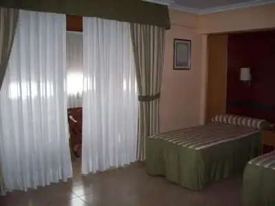 Hostal Los Gavilanes 2 - 4