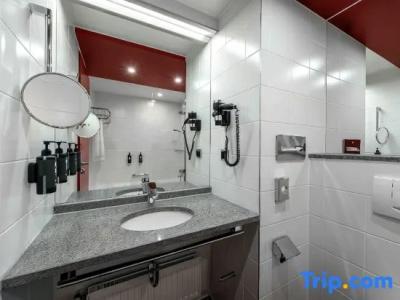 Ramada by Wyndham Essen - 51