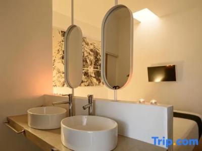 Muses Cycladic Suites - 133