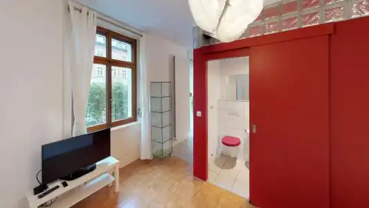 Unique Serviced Living at Airport Line - 65