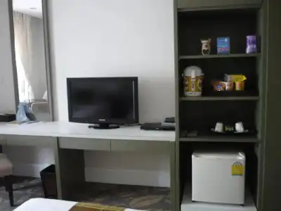 Aphrodite Inn Bangkok - 4
