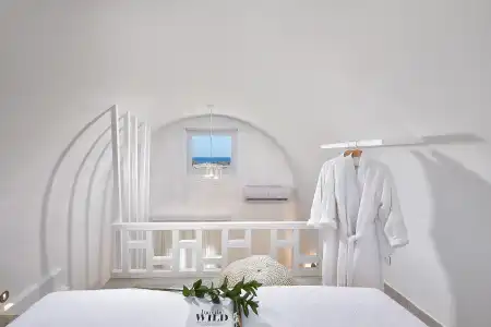 Petri Suites Santorini - 0