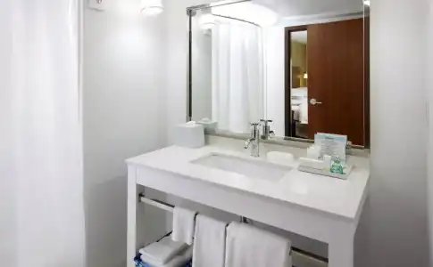 Clarion Pointe Galveston Seawall - 8