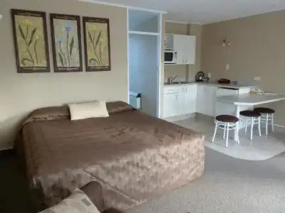 Monarch Motel - 35