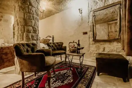 Romantic Cave - 95