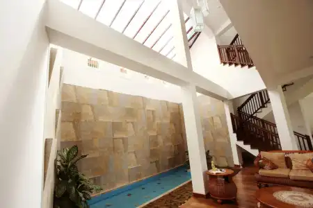 Sunlit Villa - 8