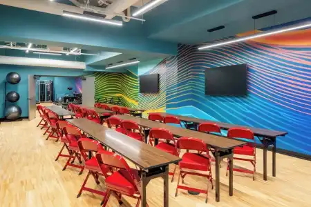 Moxy Cincinnati Downtown - 18