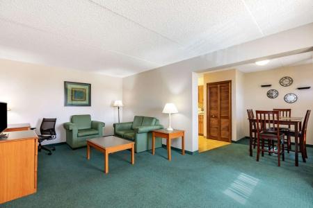 La Quinta Inn by Wyndham El Paso West - 5