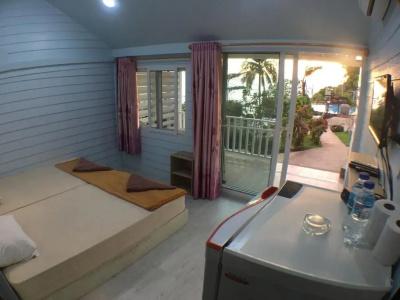 Naiharn On The Rock Resort - 78