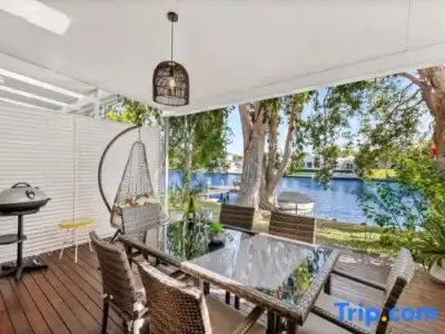 Noosa Entrance Waterfront Resort - 255