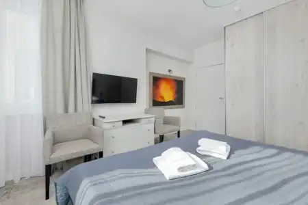 ApartEtna - 83