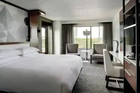 Marriott East Lansing at University Place - 22