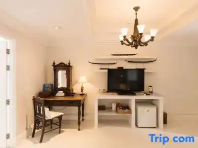 At Niman Conceptual Home - 81