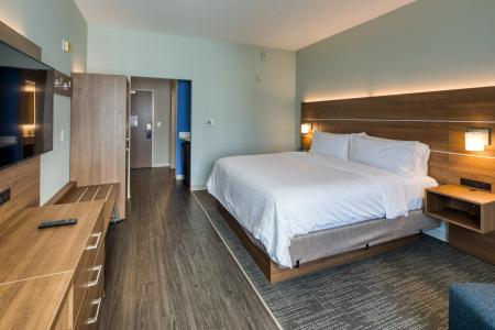 Holiday Inn Express & Suites Charlotte - South End by IHG - 37