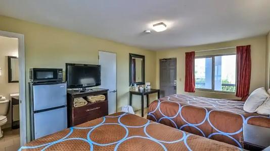 Driftwood Beach Motel - 42