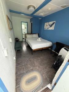 ITH Beach Bungalow Surf Hostel - 52