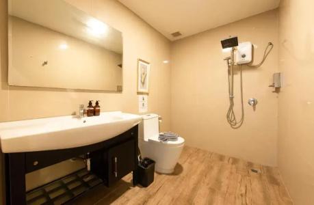 The Golden Ville Boutique & Spa - 202