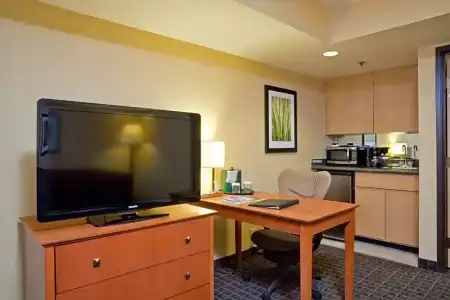 Best Western Plus Scottsdale Thunderbird Suites - 101