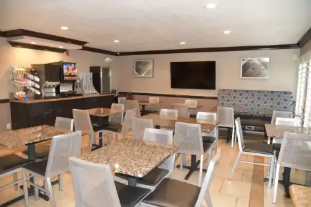 Best Western Plus Las Vegas West - 39