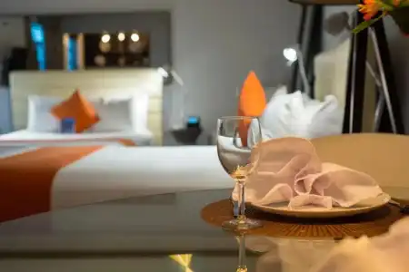 Lincoln Arms Suites - 40