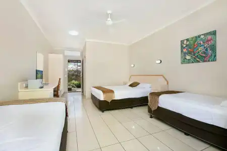 Tropiq - 4