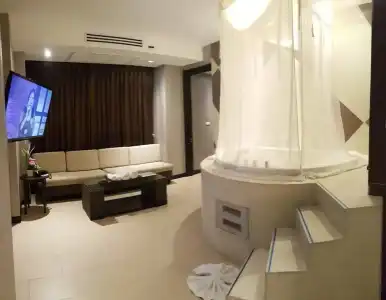 Sky Dome Resotel - 77