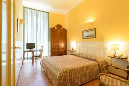 The Lux Napoli Mergellina - 41