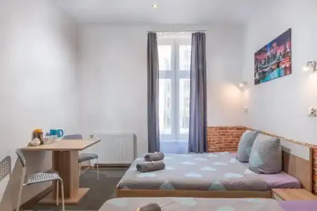 Hostel 70S - 104