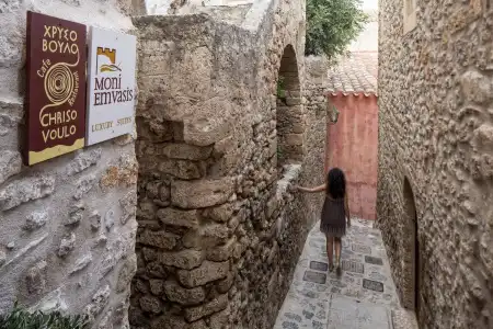 Moni Emvasis Luxury Suites - 24