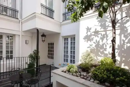 Hôtel Les 3 Poussins - 0