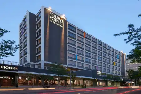 Four Points by Sheraton Windsor Downtown - 37