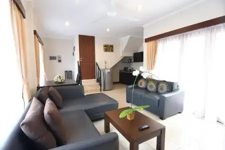 Kuta Townhouse Apartments - 4