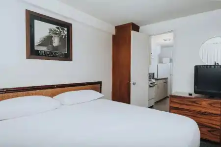 Royal Grove Waikiki - 38