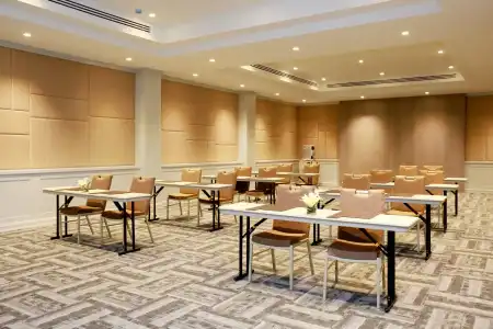 Louis' Tavern Don Muang - 17