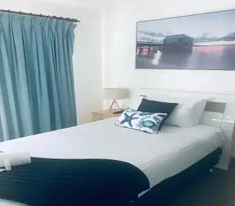 Ocean Breeze Motel - 12