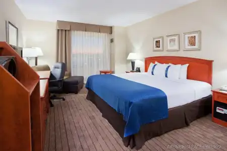 Holiday Inn & Suites Ottawa Kanata by IHG - 6