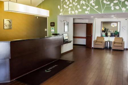 Garner Topeka West by IHG - 1