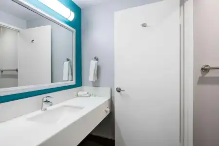 Quality Inn Near Hollywood Walk of Fame - 7