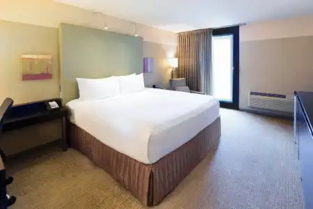 Crowne Plaza Chicago West Loop by IHG - 42