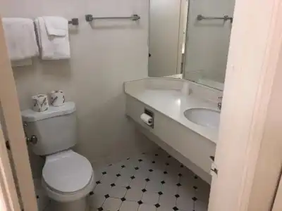 Americas Best Value Inn - 36
