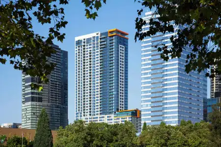 W Bellevue - 38