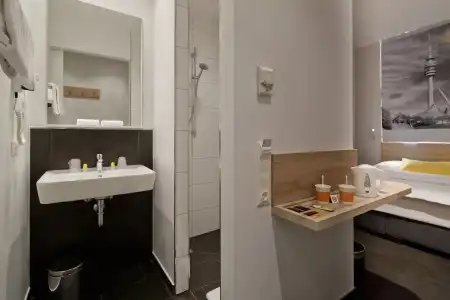 B&B München-Olympiapark - 9